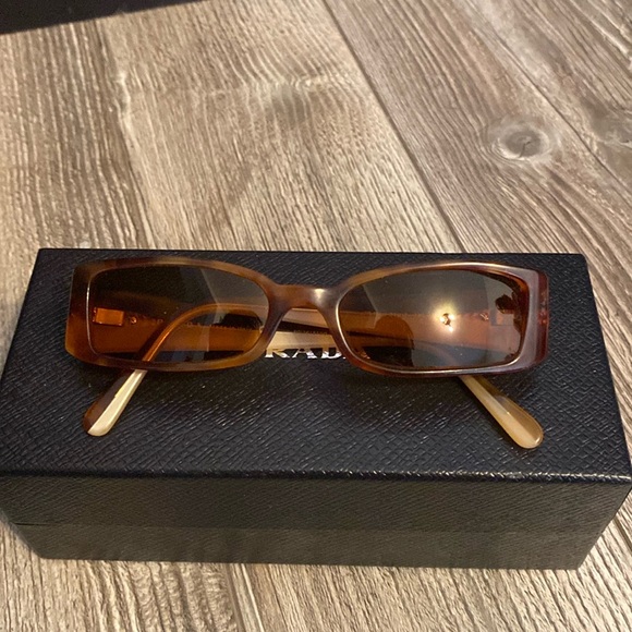 Prada and Versace Glasses ๐ prescription  Cases unisex - Picture 4 of 17